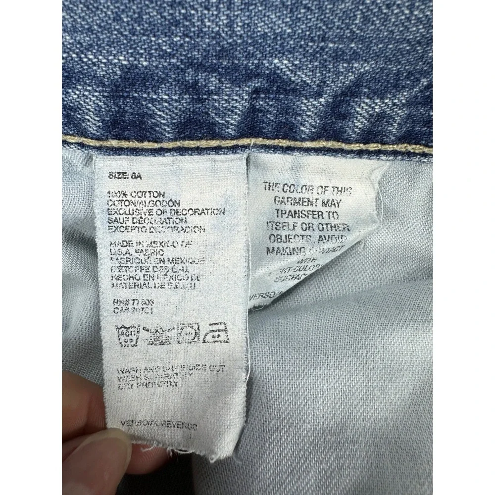 Tommy Hilfiger Classic Fit Jeans Womens  6A Medium Wash Straight Leg High Rise